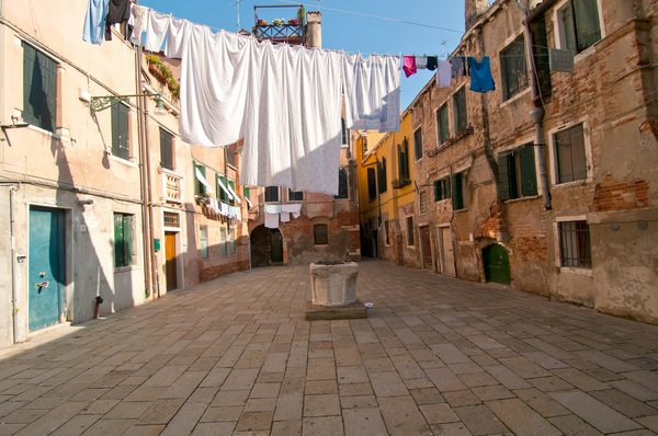 Quels sont les endroits les plus pittoresques pour une randonnée en bord de mer en Irlande?